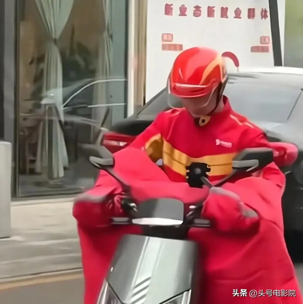 图25：周鸿祎见卤鹅哥，表面很亲民！和刘强东送外卖一对比，差距太大了