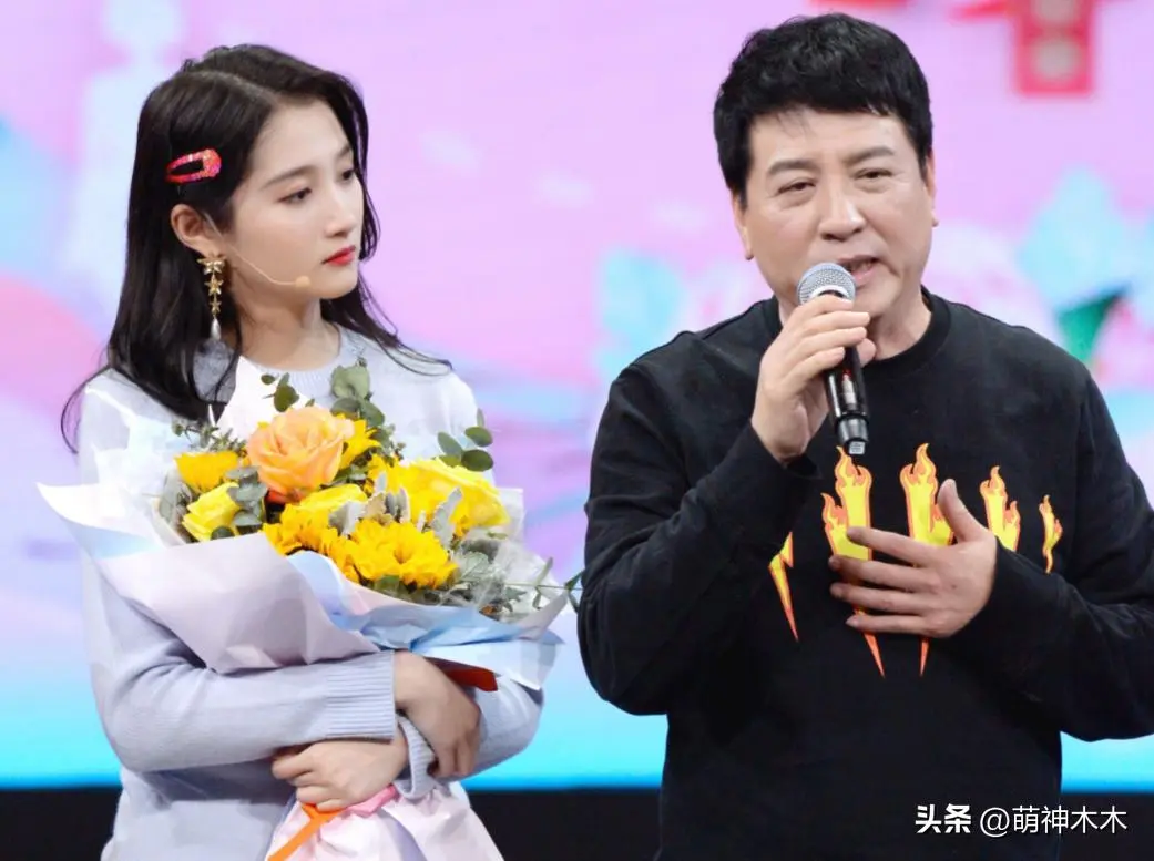 图18：鹿晗关晓彤被曝分手内幕：男方逼婚遭拒，女方家人态度成导火索