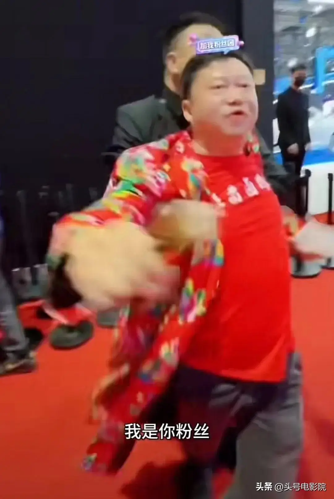 图6：周鸿祎见卤鹅哥，表面很亲民！和刘强东送外卖一对比，差距太大了