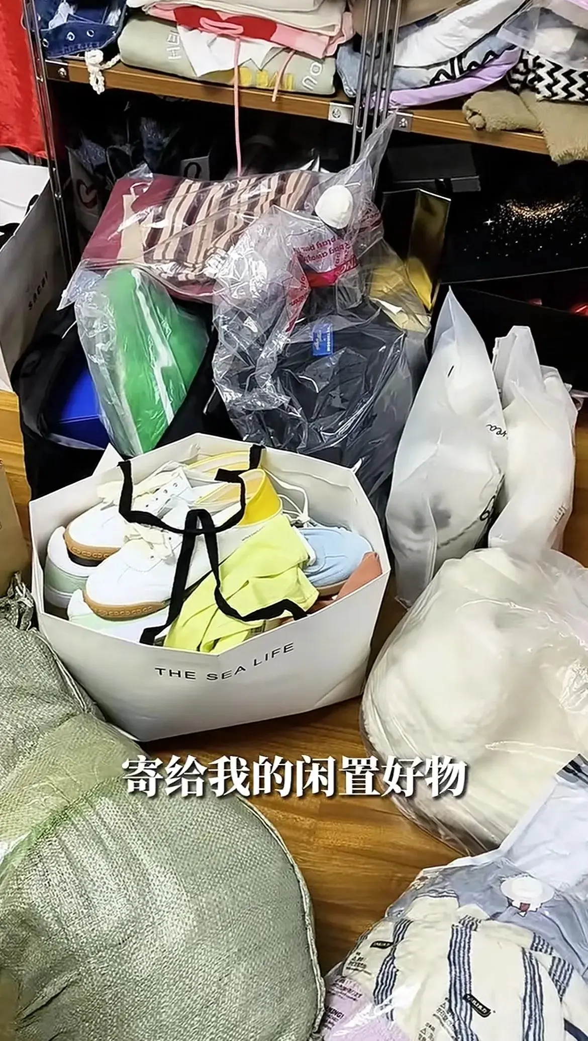 图3：“黑魔仙”刘美含公开致歉：承认假货问题，承诺全面整改