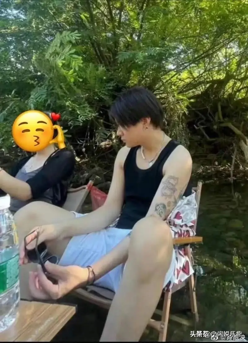 图2：“依依姐姐”发文指控石凯与其订婚后分手，期间多次出轨