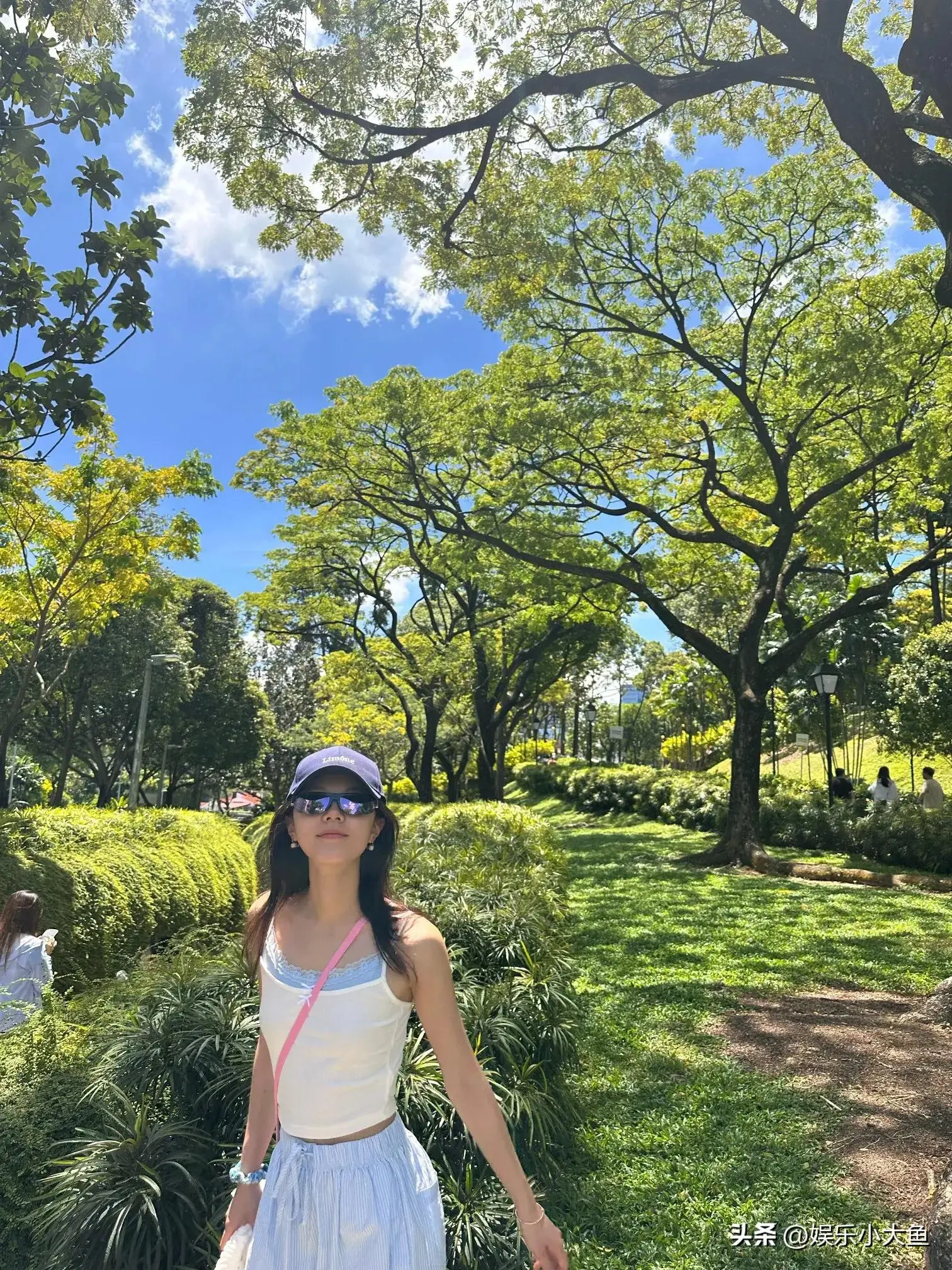 图3：赵今麦晒海边游玩照，暴瘦惊人！粉丝心疼：健康比什么都重要