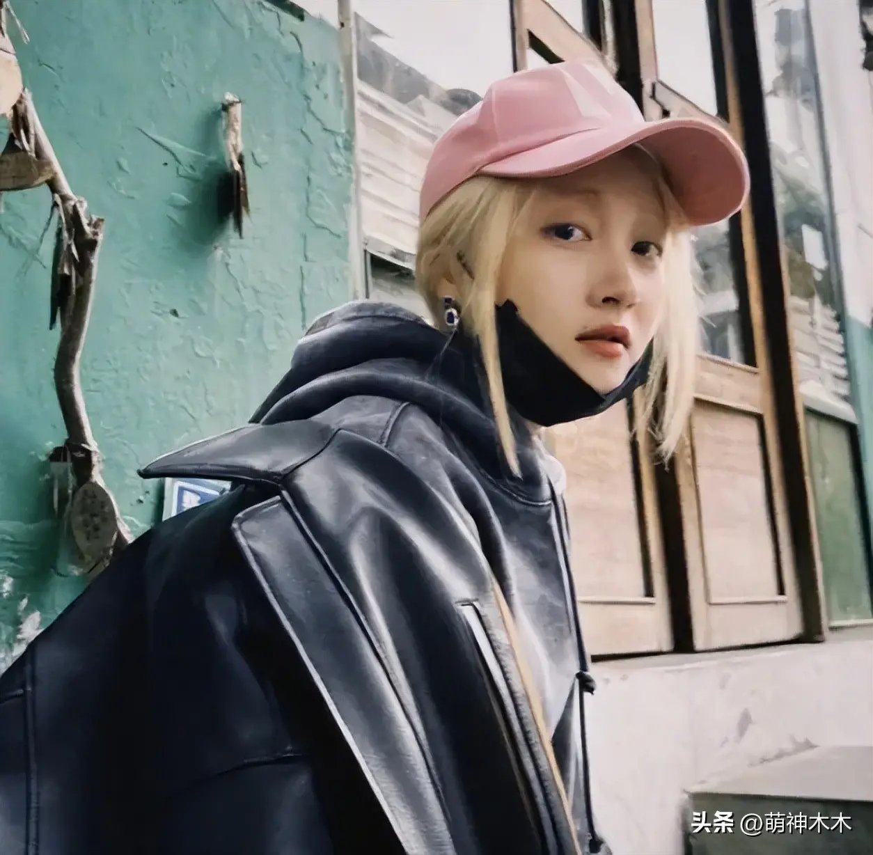 图10：鹿晗关晓彤被曝分手内幕：男方逼婚遭拒，女方家人态度成导火索