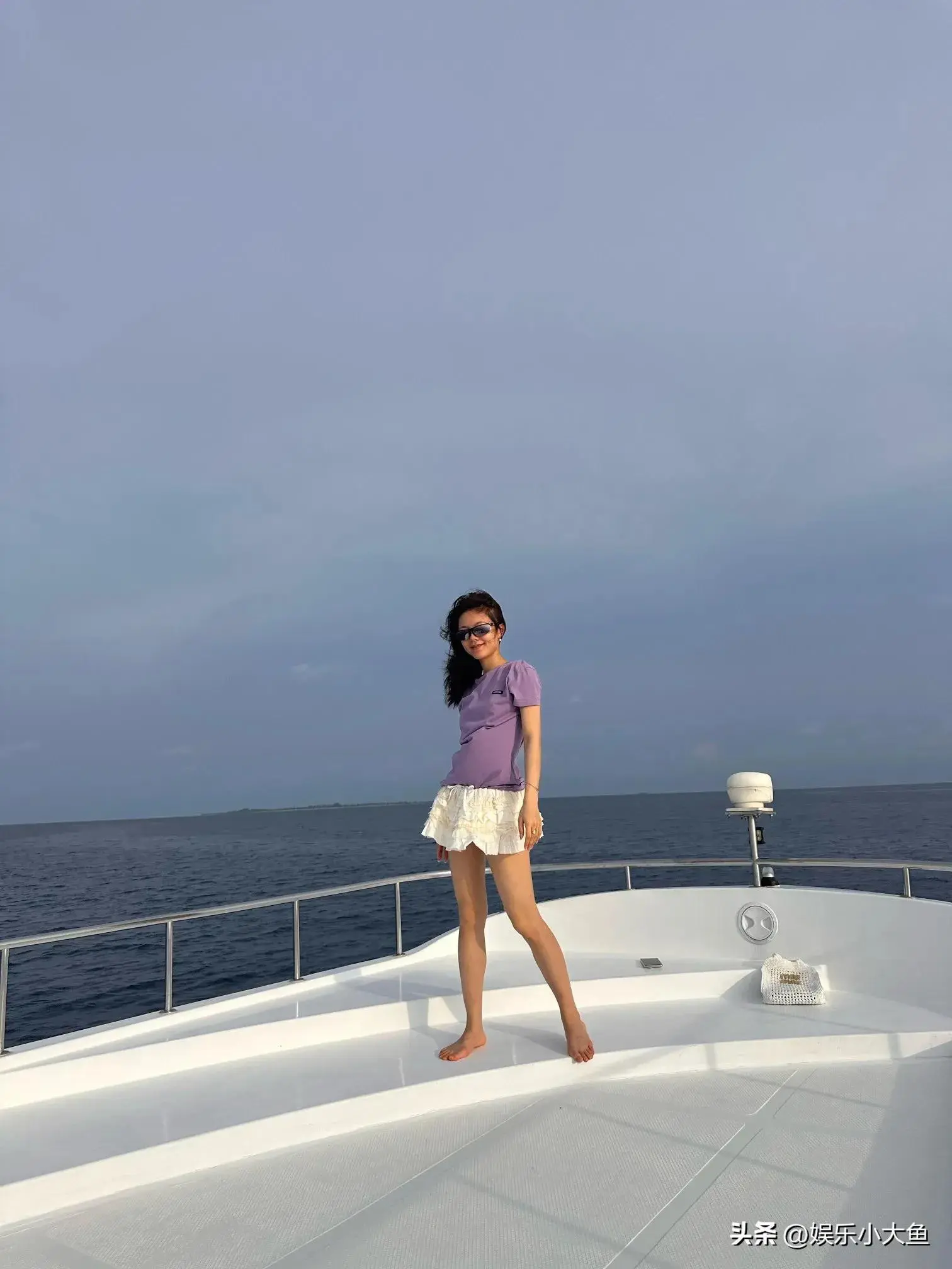 图2：赵今麦晒海边游玩照，暴瘦惊人！粉丝心疼：健康比什么都重要