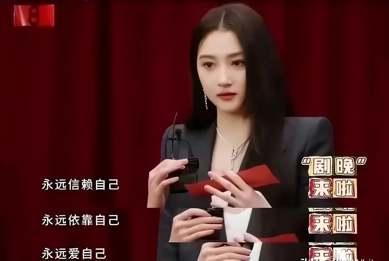 图8：鹿晗关晓彤感情再引争议，女方并未卡点送祝福，七年之痒真来了？