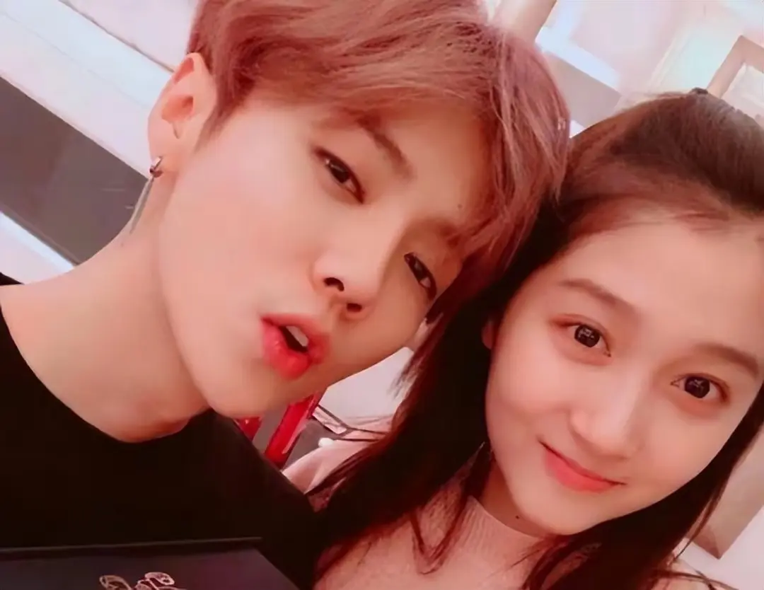 图5：鹿晗关晓彤感情再引争议，女方并未卡点送祝福，七年之痒真来了？