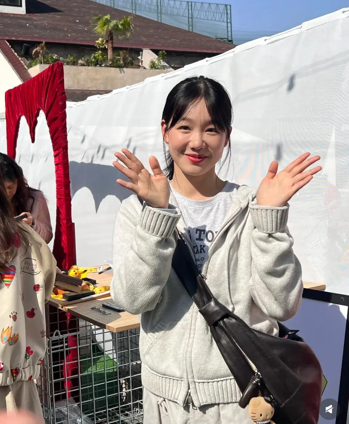 图6：“黑魔仙”刘美含公开致歉：承认假货问题，承诺全面整改