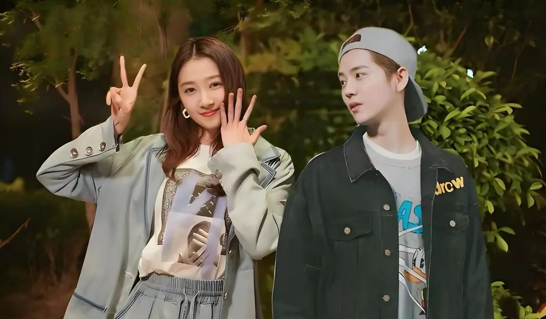 图4：鹿晗关晓彤感情再引争议，女方并未卡点送祝福，七年之痒真来了？