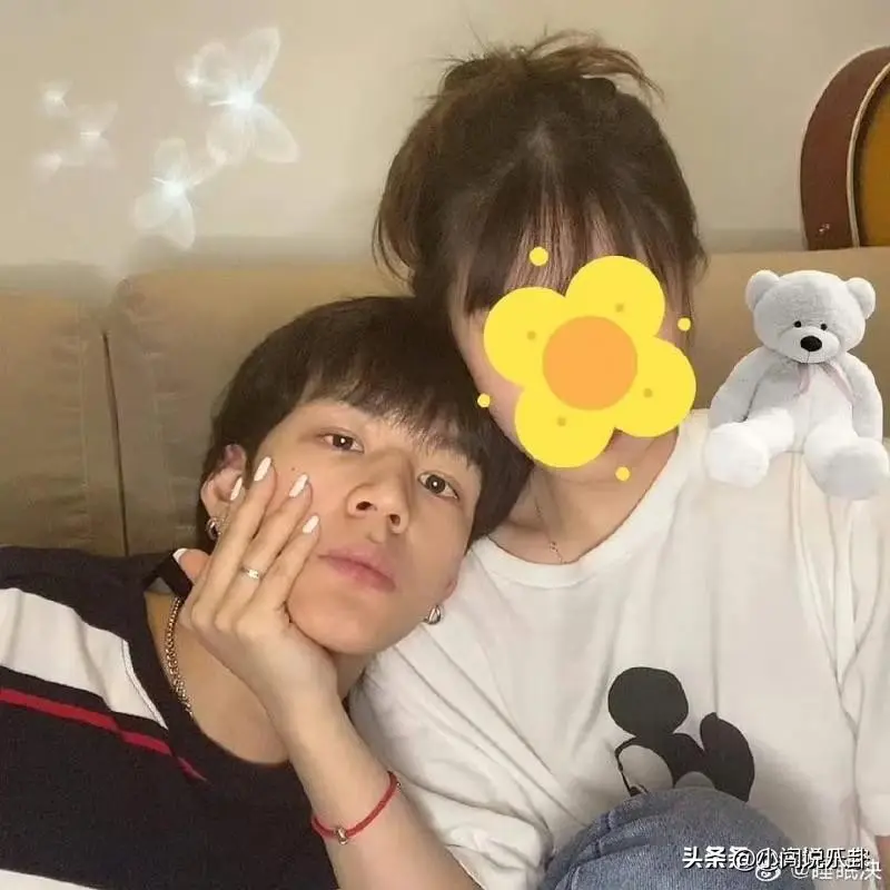 图0：“依依姐姐”发文指控石凯与其订婚后分手，期间多次出轨