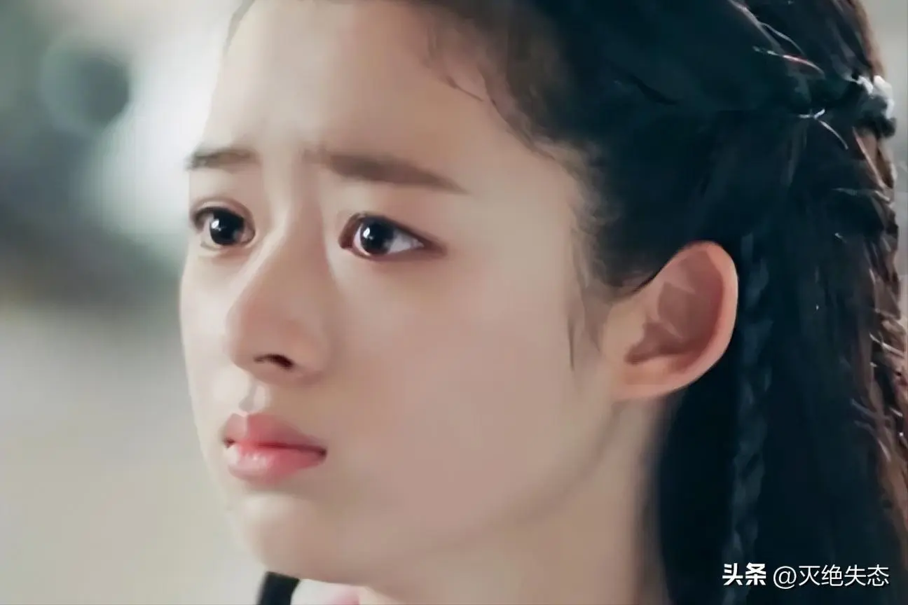 图9：拔出萝卜带出泥！黄杨钿甜天价耳环遭“开户”，竟意外牵连赵丽颖