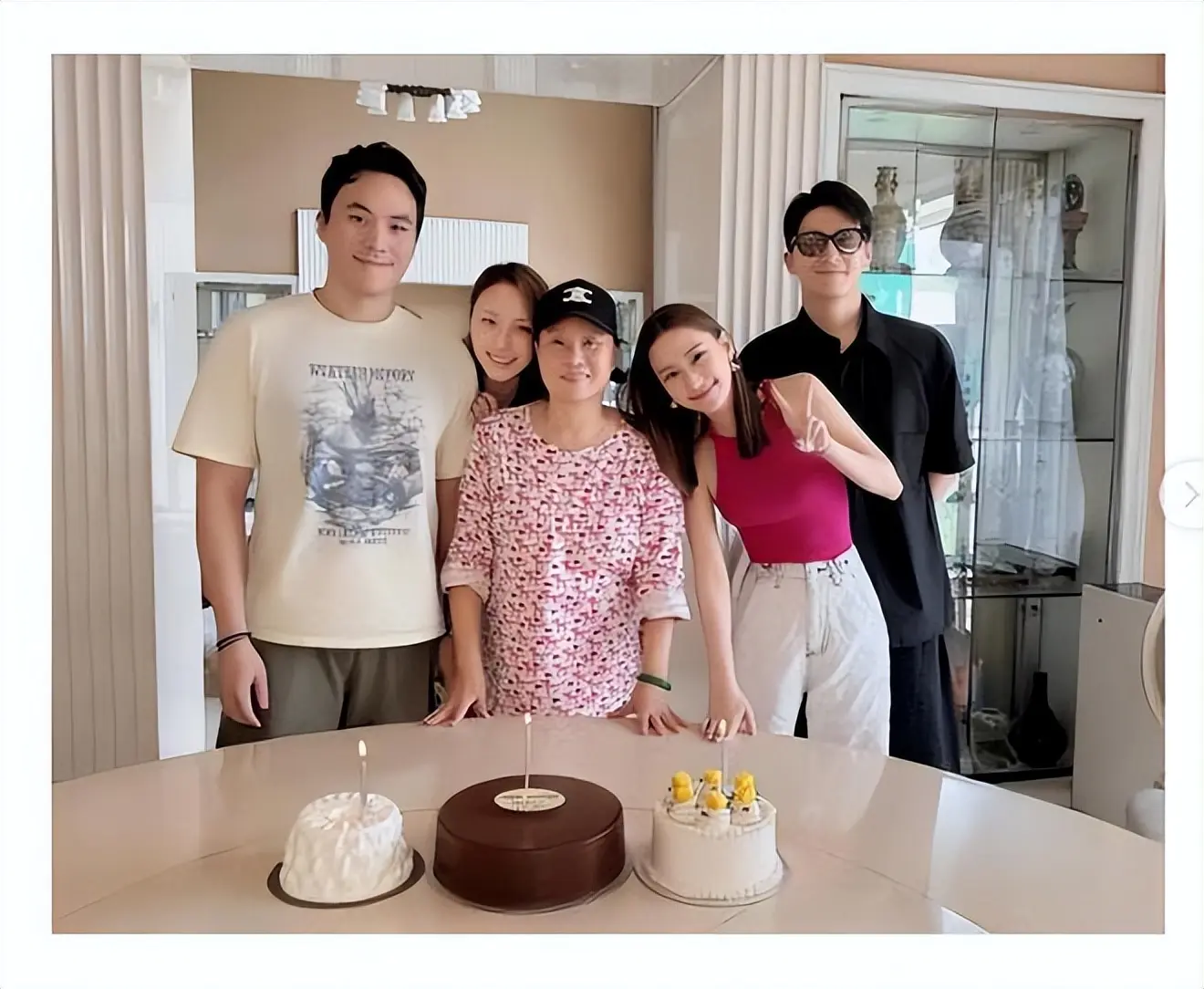 图12：窦骁卡点为何超莲庆生，却超一分钟没卡上网友：是hbd太难写了嘛