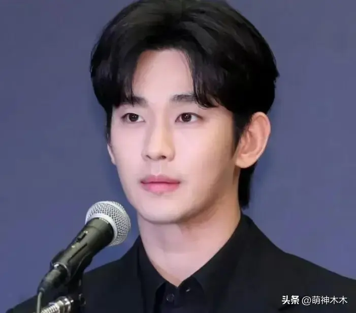 图4：金秀贤举报者在机场遭人袭击，被捅了8、9刀；金赛纶生前录音公开