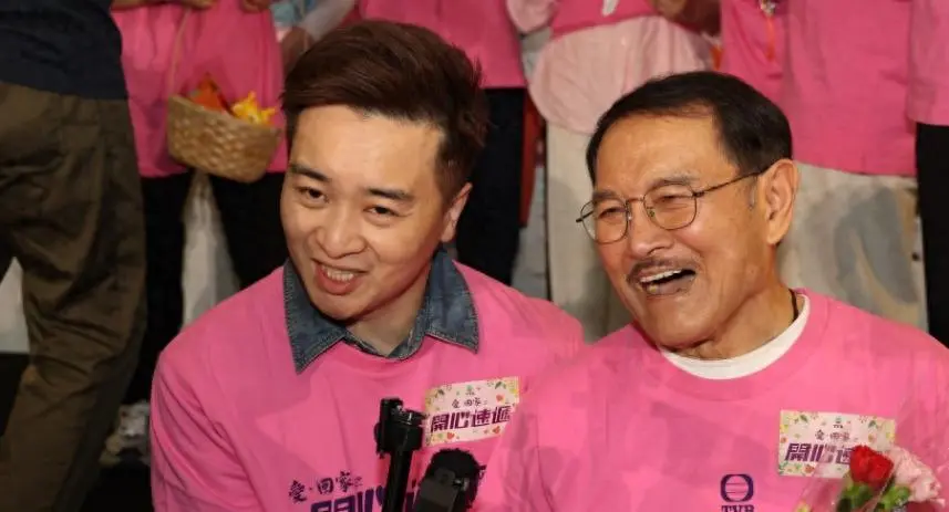 图0：10岁小糯米母亲节密谋惊喜送奶奶，会否对杨幂送祝福刘丹7字回应