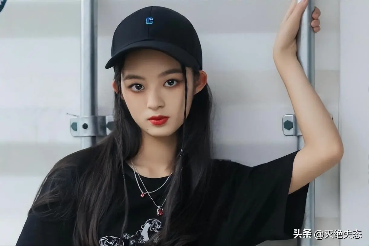 图20：拔出萝卜带出泥！黄杨钿甜天价耳环遭“开户”，竟意外牵连赵丽颖