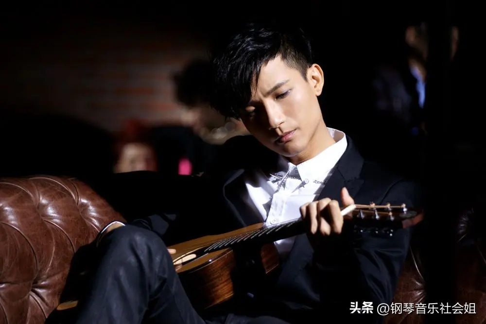 图2：《歌手2025》确认阵容7位首发，国际组合乐队来袭， 王蓉补位