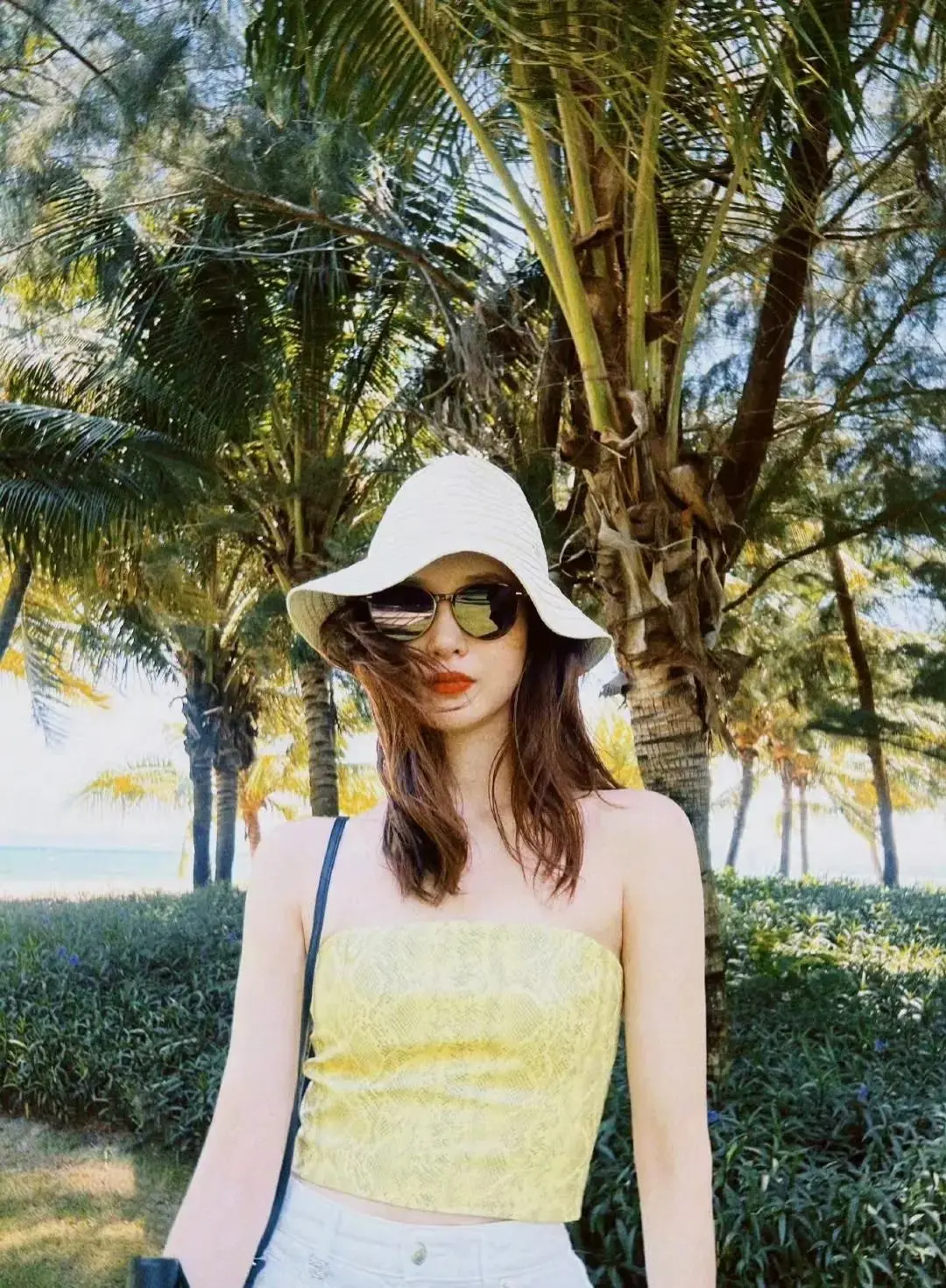 图4：江疏影方用“呵呵”回应私生子传闻，加剧误解与舆论争议