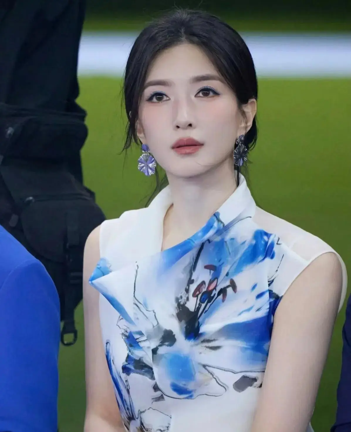 图2：江疏影方用“呵呵”回应私生子传闻，加剧误解与舆论争议