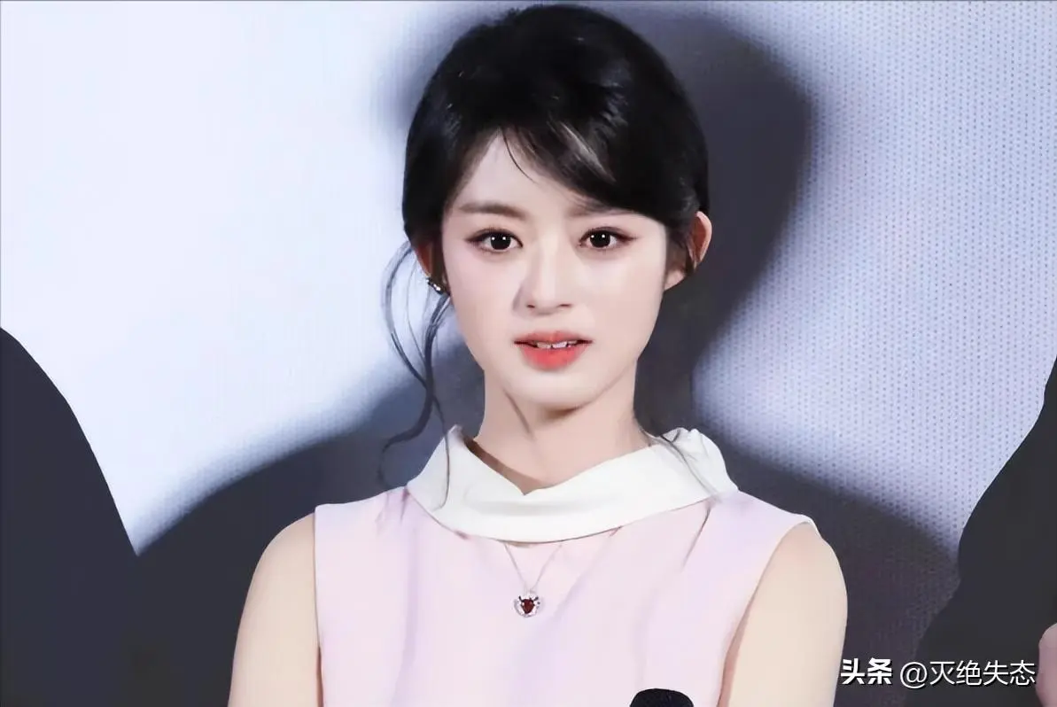 图1：拔出萝卜带出泥！黄杨钿甜天价耳环遭“开户”，竟意外牵连赵丽颖